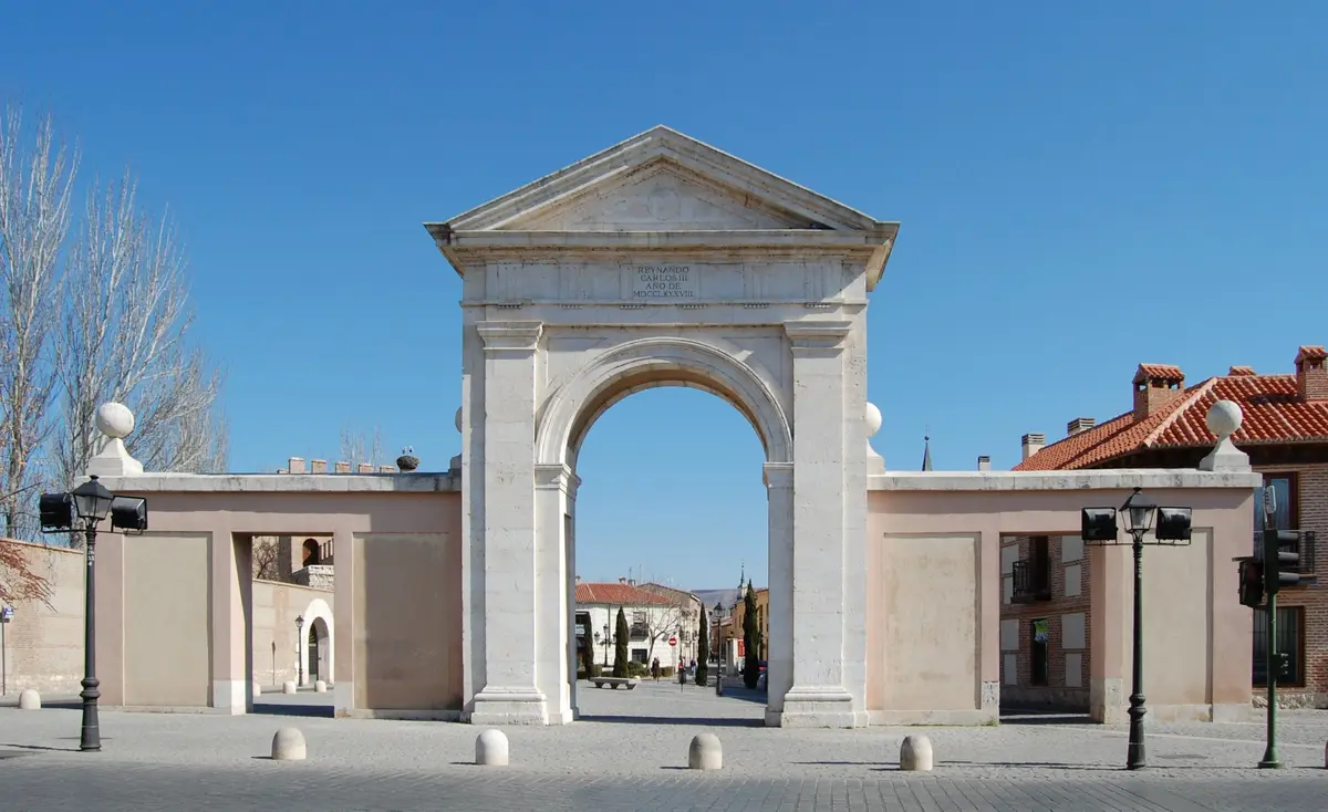 Puerta de Madrid en Alcalá de Henares, uno de los monumentos que ver en Alcalá de Henares
